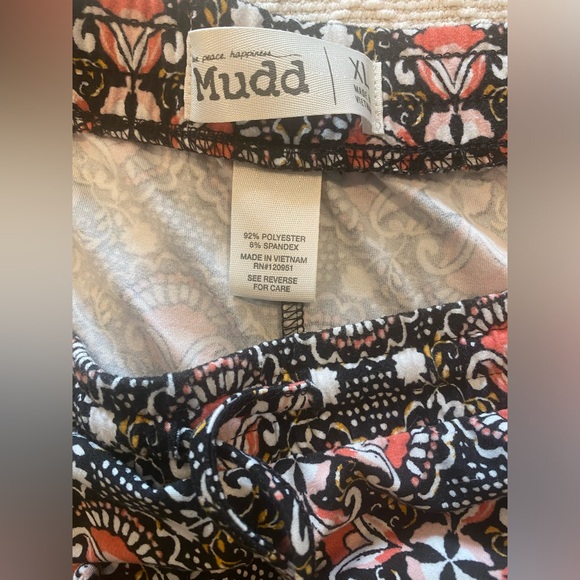 Mudd Boho Short - Picture 3 of 4